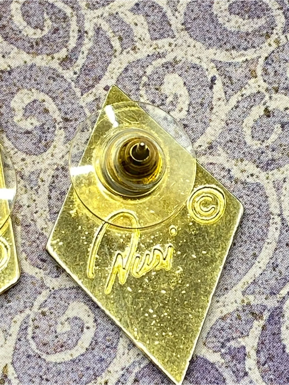 NUSI Vintage Pierced Earrings Inlay Fold Metal & Enamel Diamond Shaped Gray